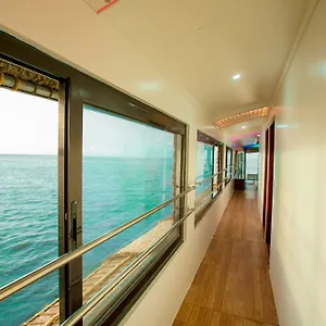 tharangini-houseboats.hotels-alappuzha.com/